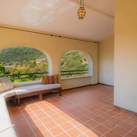 Andiz Villa *