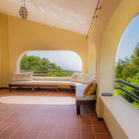 Andiz Villa *