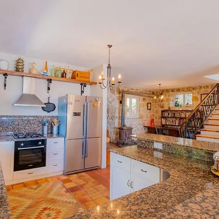 Andiz Villa *